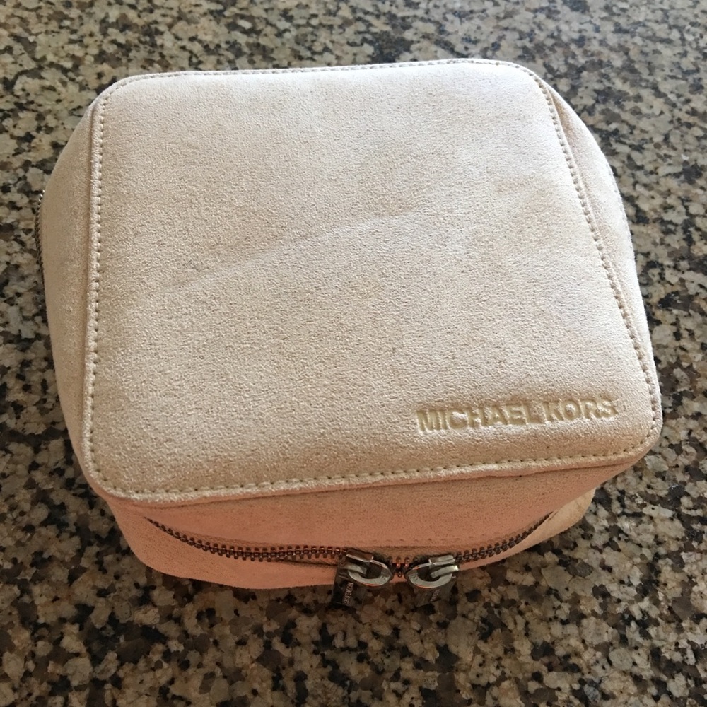 Makeup bag